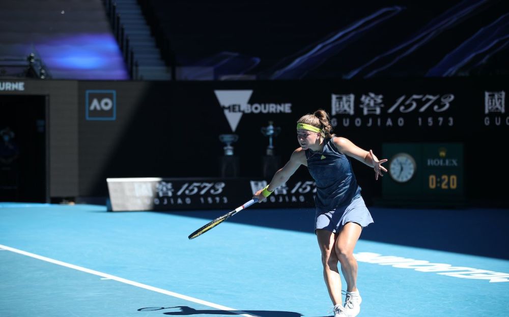 年轻队员崭 年轻队员崭